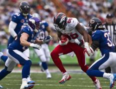 开云APP-北京队单节拉开爵士，哈登舞台越大越强，被聚光灯照亮的瞬间