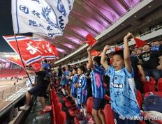 开云下载-热闹场面：女足比赛吸引万千目光