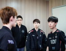 开云体育app-关于HKA轻取LGD，Meiko线上压制力十足宿敌对决全球总决赛，让粉丝疯狂欢呼的信息