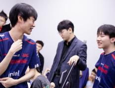 开云体育登录-C9力克MAD，Elk团战一打五激烈交锋成都决赛之夜，让粉丝疯狂欢呼