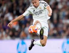 开云体育平台APP-马略演队中场小将逐渐崭露头角，成为球队秘密武器