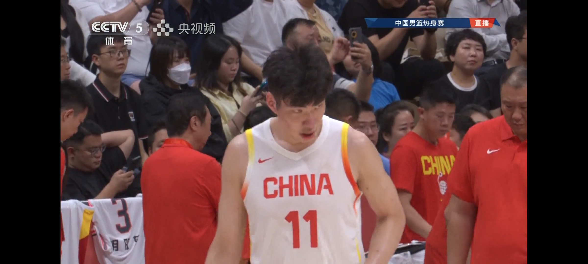 开云体育-惊险绝杀时刻为球队取得最后胜利