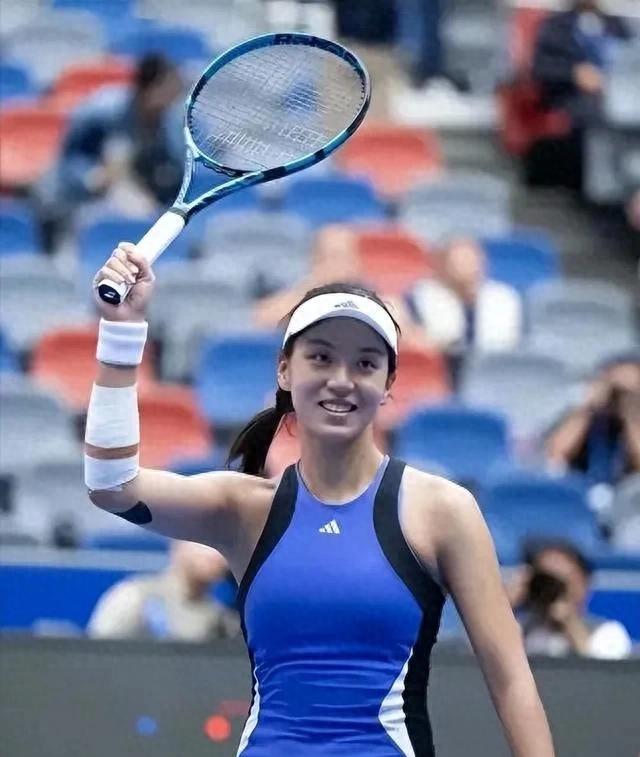 开云体育入口-瑞士女子网球选手实力突围，稳定发挥