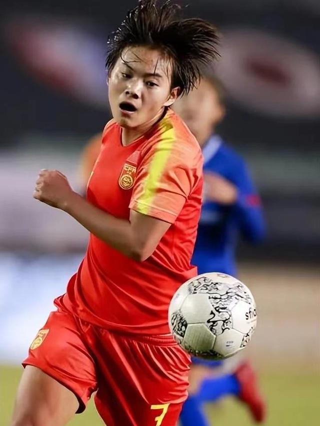 开云体育-中国女足队员在国际赛场秀出实力
