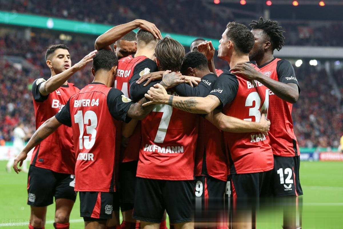 开云下载-斯图加特不敌勒沃库森，遭遇连败的困境