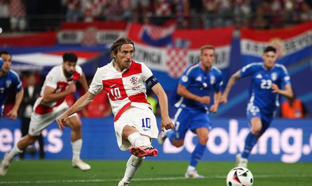 开云下载-关于意大利遭遇尴尬失利，出线前景堪忧的信息