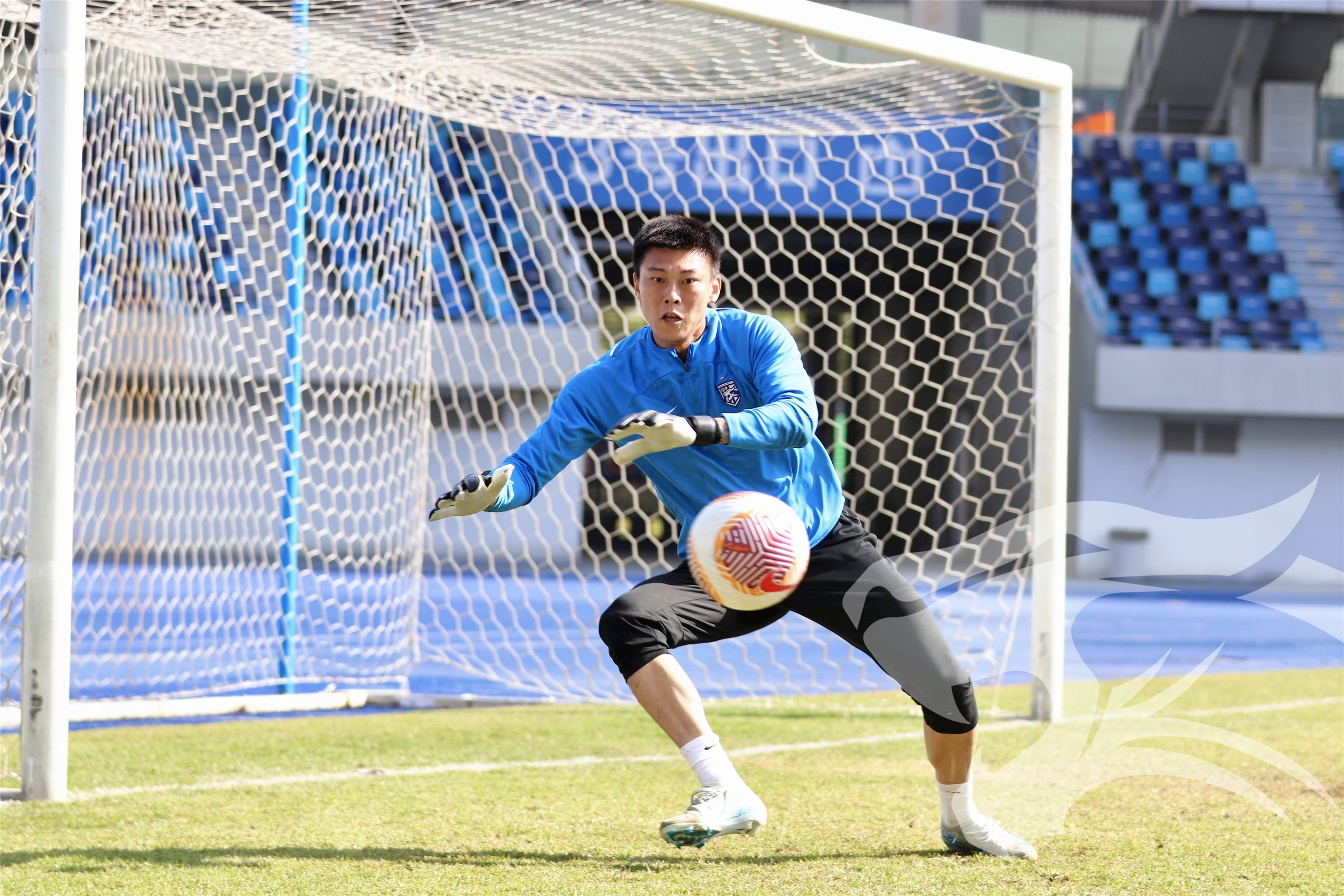 开云体育官网-教练员对球队未来的训练计划做出了重要调整