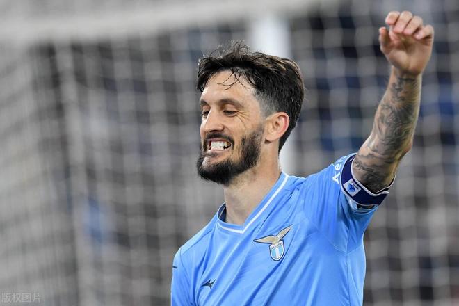 开云下载-包含国际米兰后防包夹成功,挡住对手进攻的词条