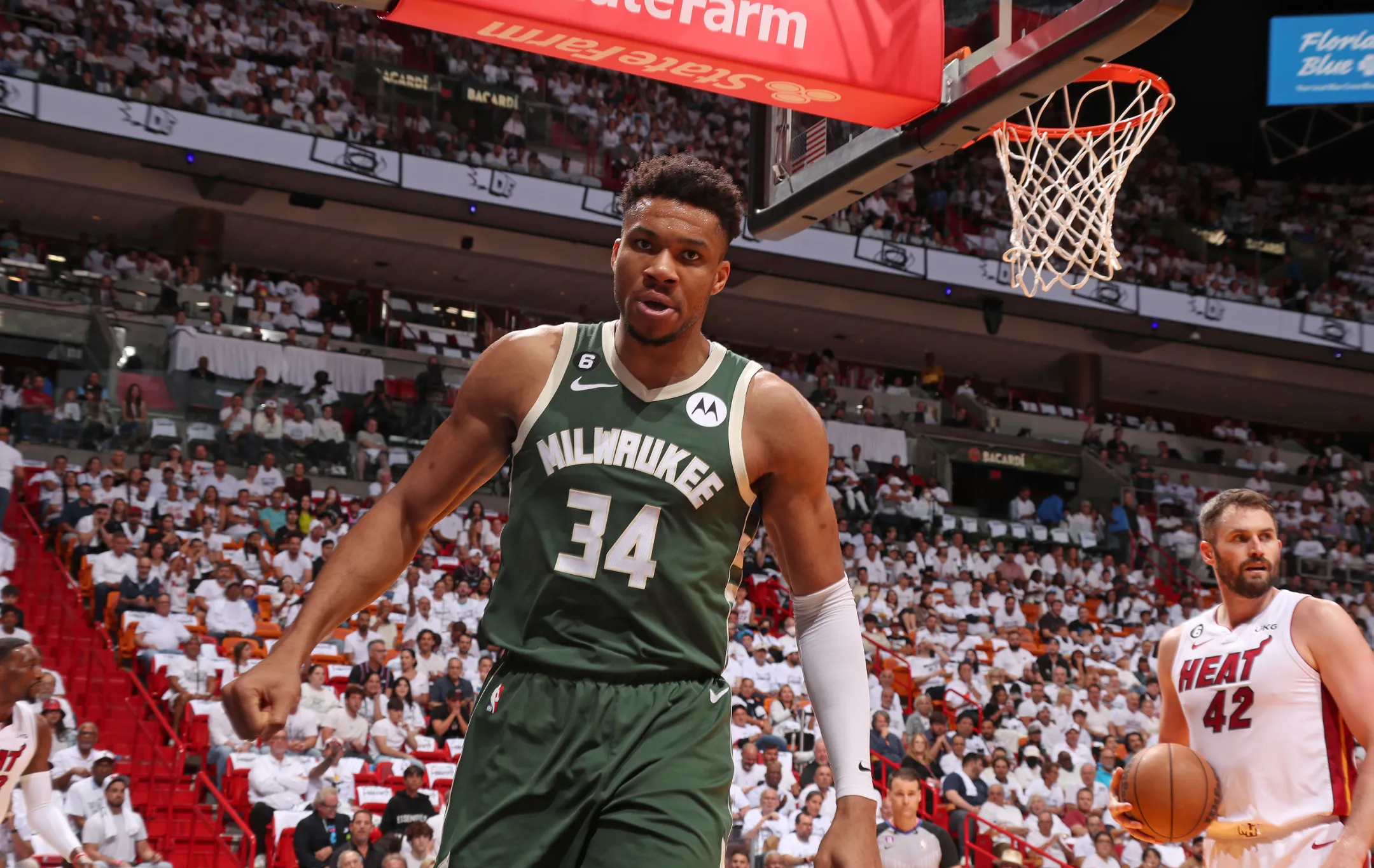 开云体育入口-雄鹿横扫活塞，轻松晋级东部决赛的简单介绍