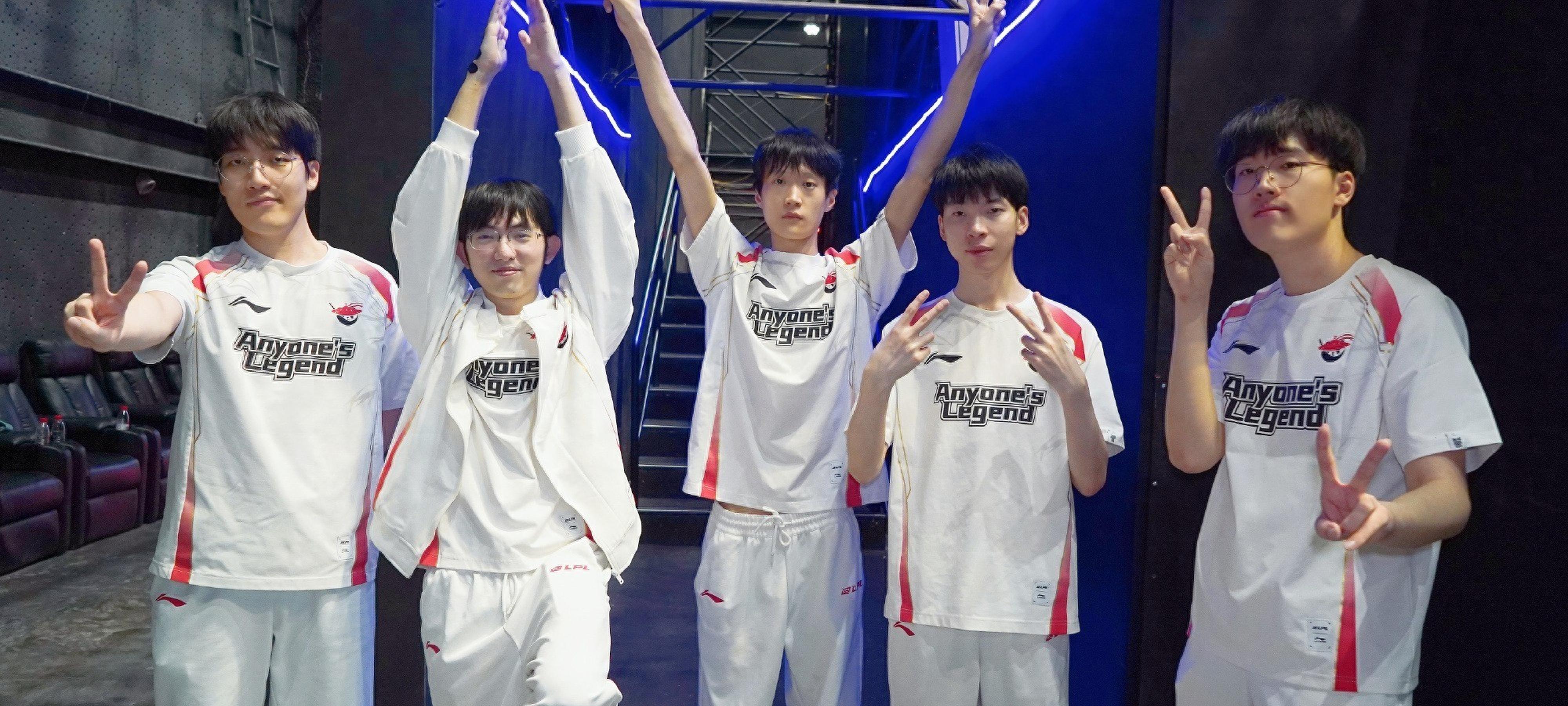 开云体育app-SHR横扫BLG,Jankos关键团战开团秒人宿敌对决小组赛,引爆全场热议