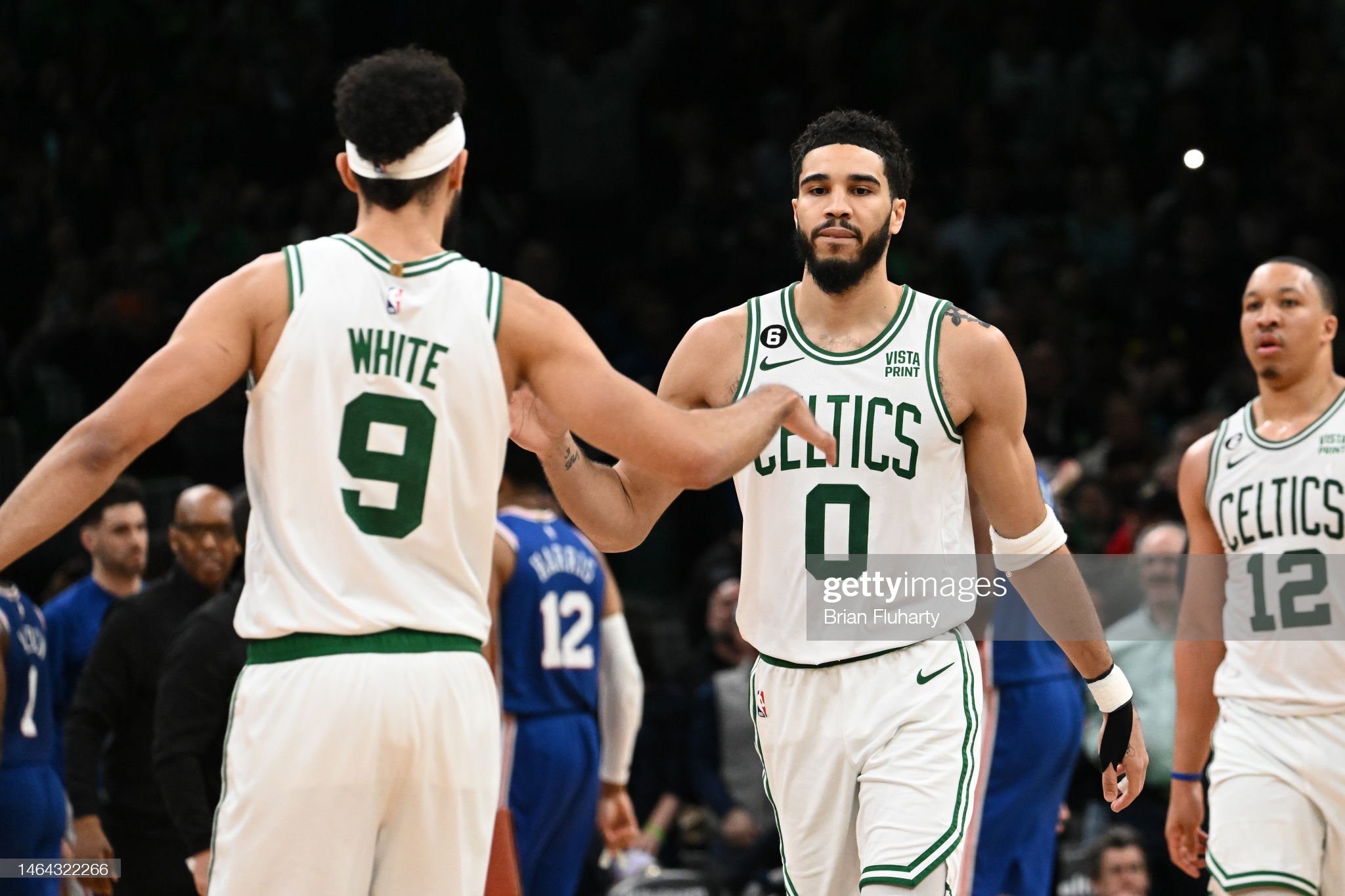 开云体育app-凯尔特人战胜76人，塔图姆关键时刻得分的简单介绍