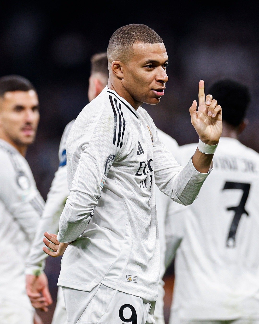 开云体育平台APP-曼城大胜！斯特林帽子戏法助蓝月亮晋级的简单介绍