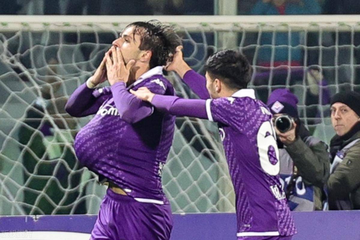 开云下载-佛罗伦萨球员集体伤愈，球队士气高涨