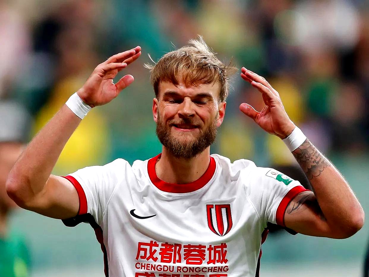 开云体育-柏林联队临时主帅掌舵，球队蓄势待发