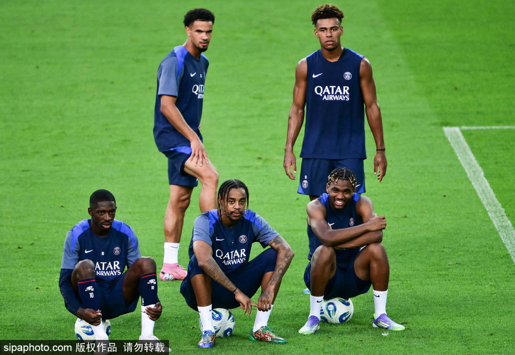 开云体育在线-巴黎圣日耳曼客场大胜图卢兹,稳居榜首